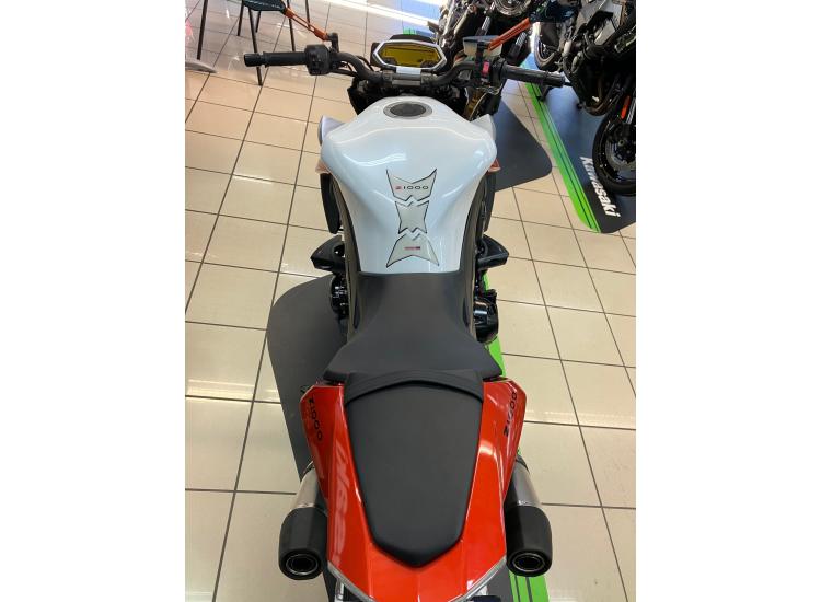 KAWASAKI Z1000 / DSN MOTOS 40